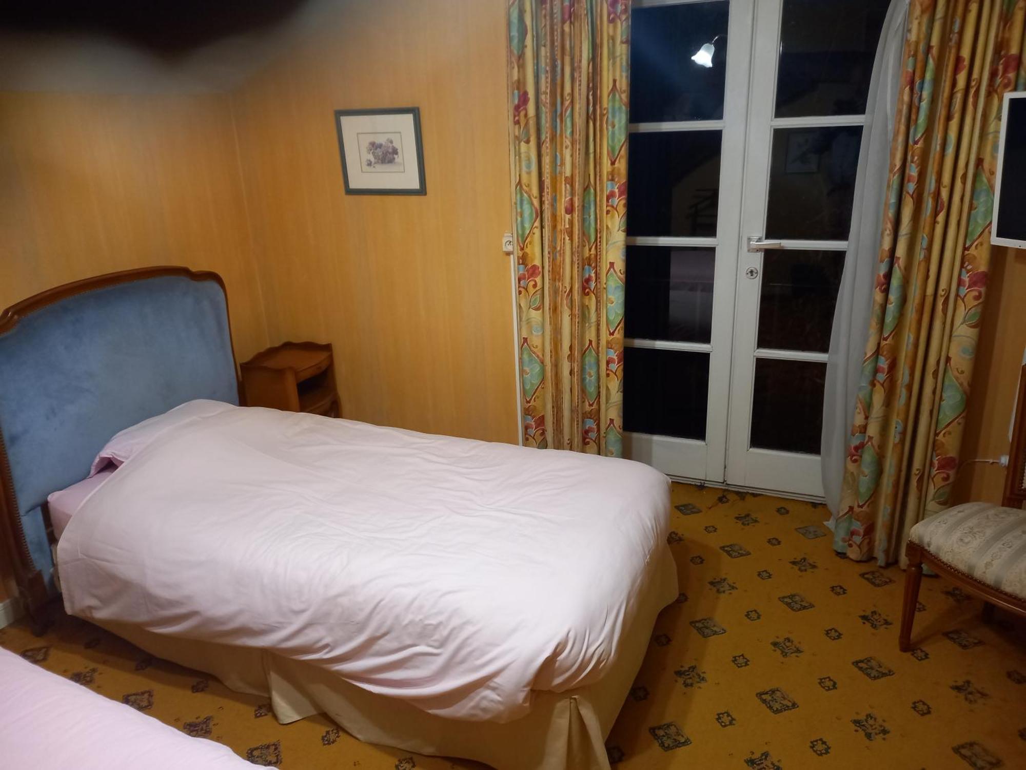 Tromcourt Hotel Кувин Екстериор снимка